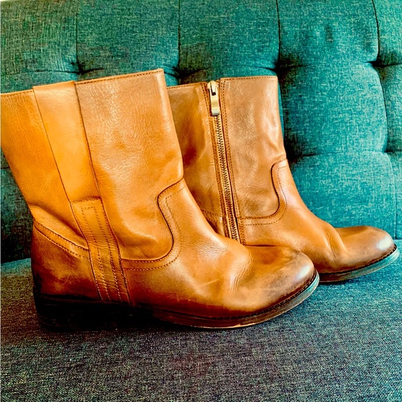 Kenneth Cole Genuine Leather Short Boot - Picture 3 of 9